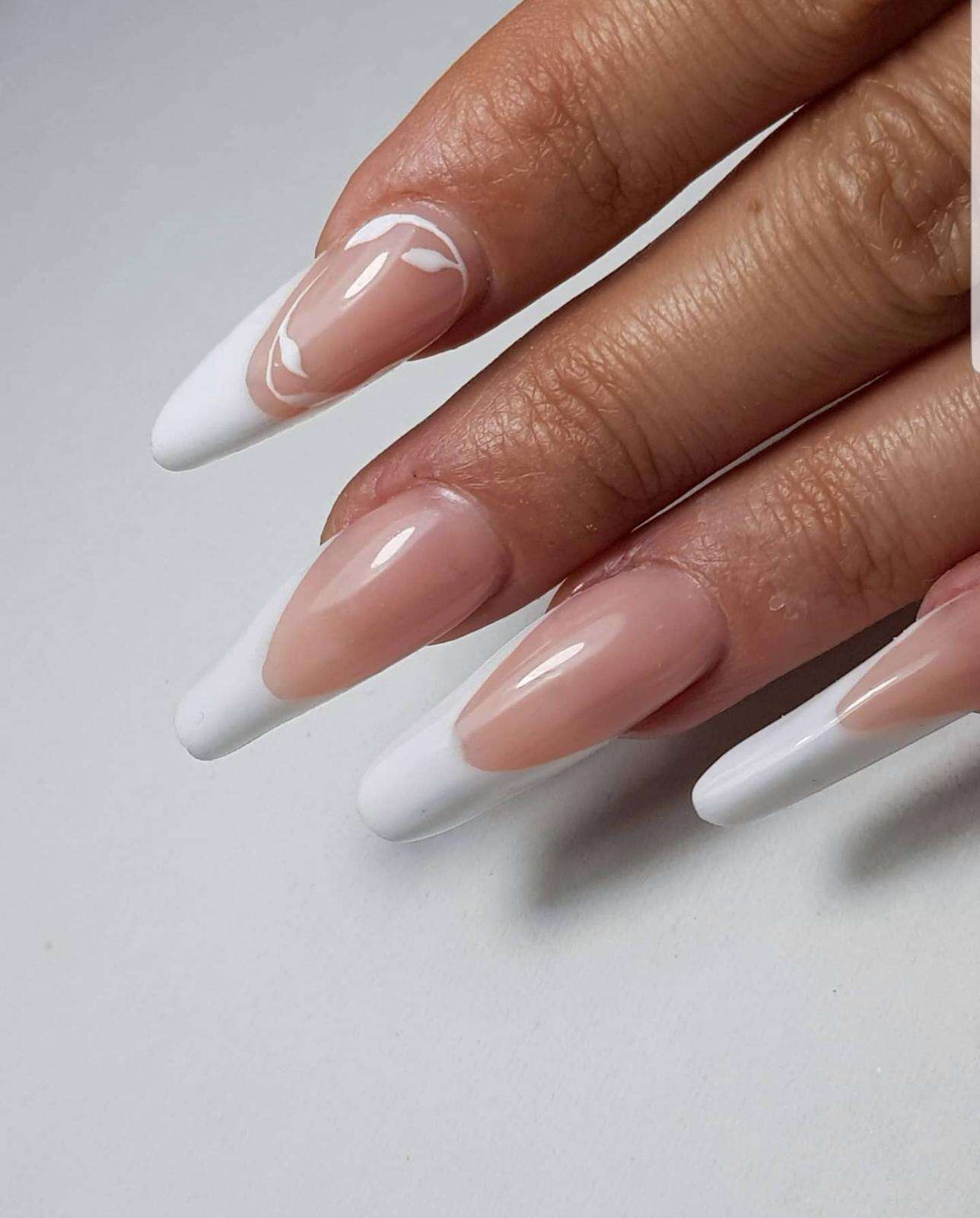 בניית ציפורניים (1)